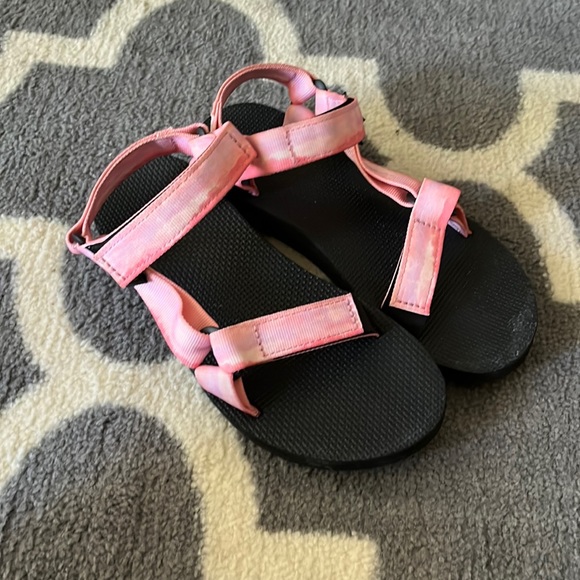 Teva Shoes - Teva Universal Sandal